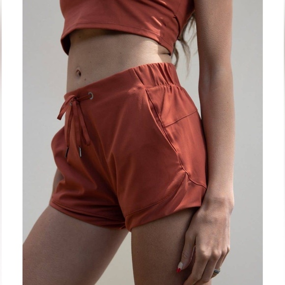 Wondery Janelle shorts size small brick color - Picture 1 of 2